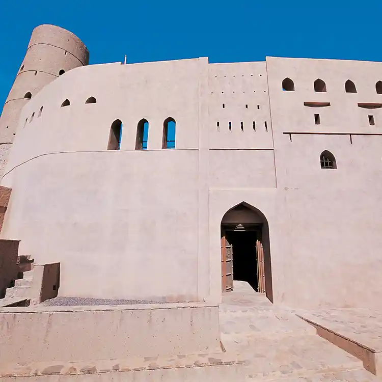 bahlafort otour قلعة بهلاء اوتور